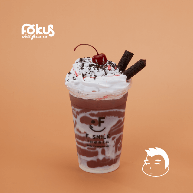 Romantic Bubble Tea Set Designed for Sharing, Featuring Dual Cups and Sweet Toppings